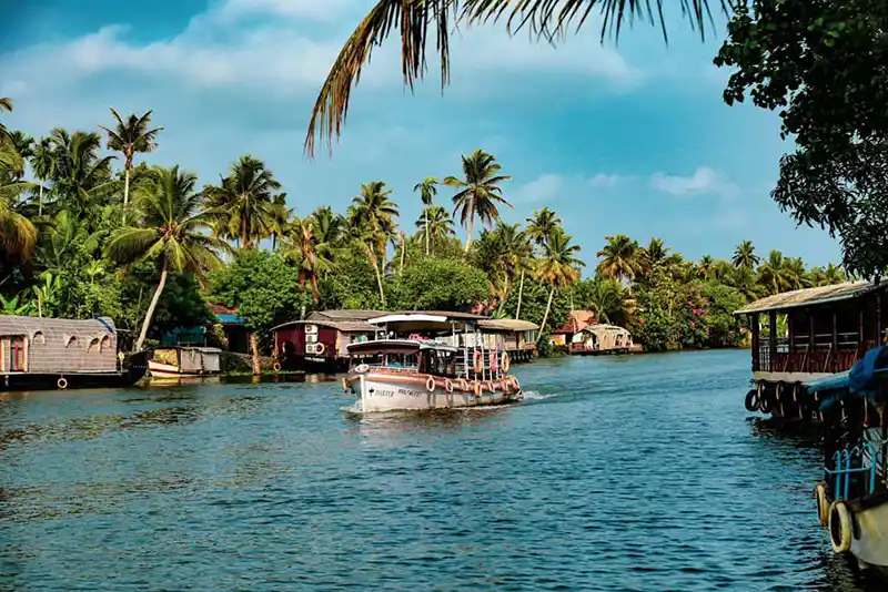 top 10 tourist attractions in india