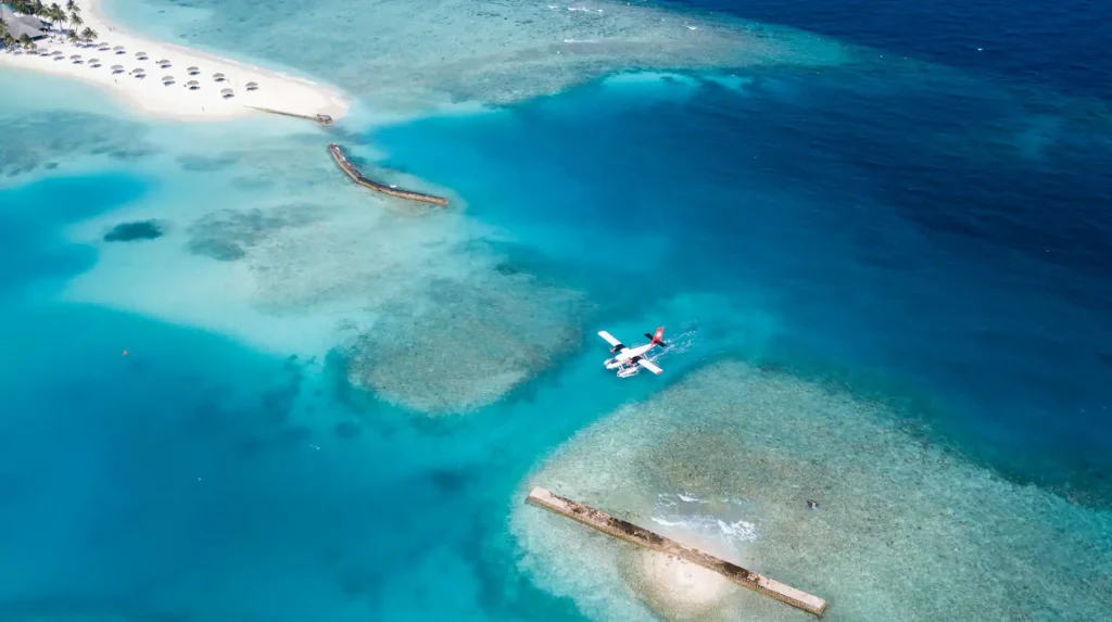 maldives domestic flight